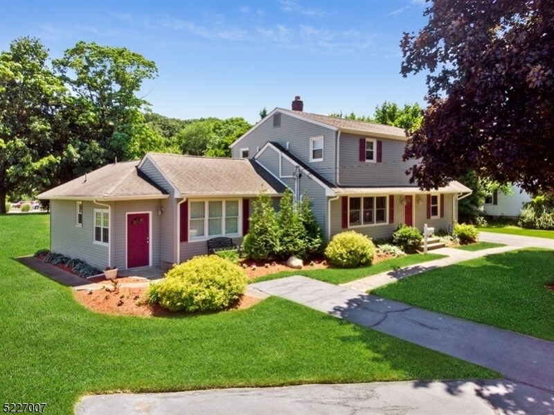 Primary Photo - 326 Ramapo Valley Rd