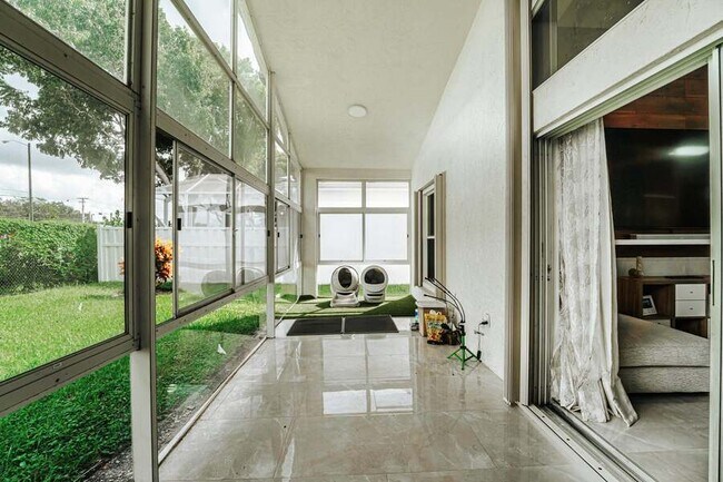 Foto del edificio - 7512 Eagle Point Dr