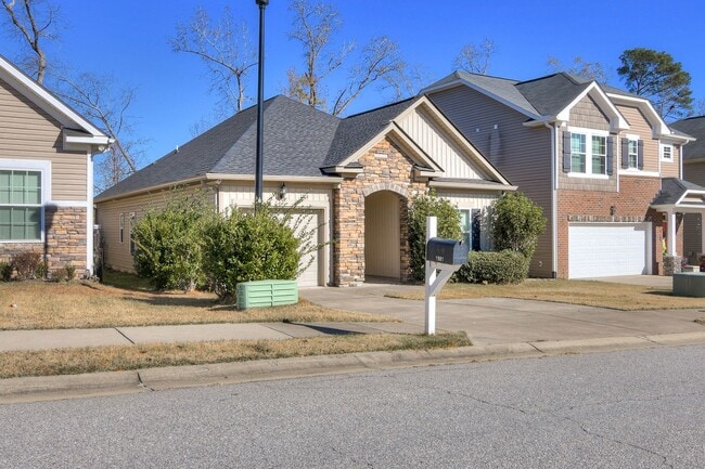 Foto del edificio - Updated 3 Bedroom 2 Bathroom Canterbury Farms