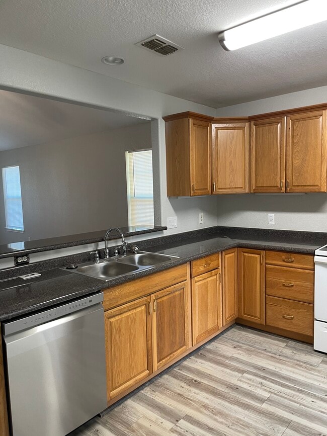 Kitchen - 772 S Polk St