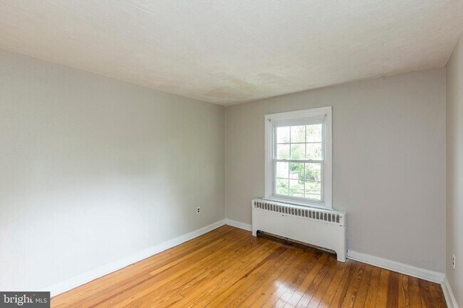 Foto del edificio - 404 E Jefferson St