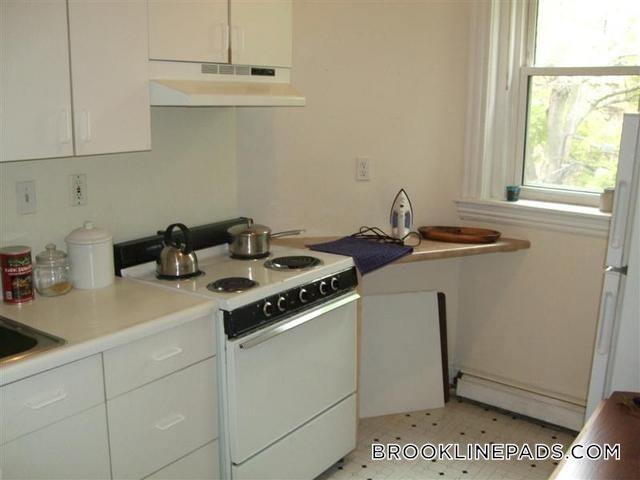 Foto del edificio - 208 Winthrop Rd