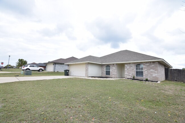 Building Photo - 224 Timber Ridge Dr
