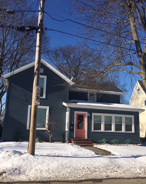 Foto principal - 826 Lake Blvd