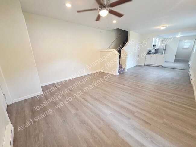 Foto del edificio - 694 W 8th St