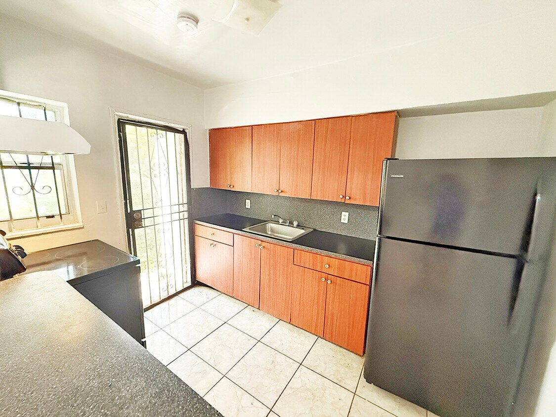 Primary Photo - 531 NW 110th St
