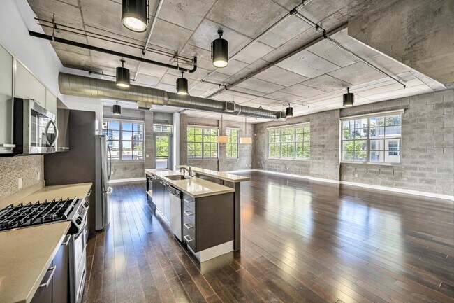 Foto del edificio - 411 NW 1st Ave