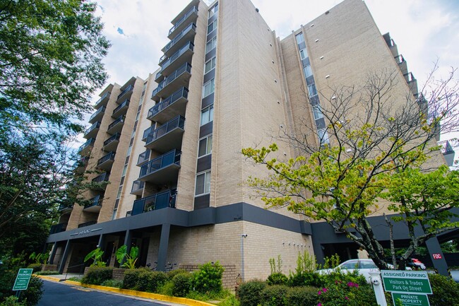 Foto del edificio - Upscale 1BR/1BA Condo with Balcony & City ...
