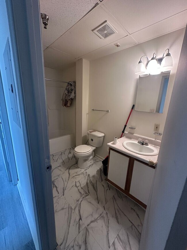 Building Photo - 149 Wilson St