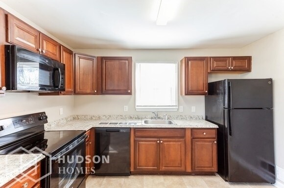 Building Photo - NOW AVAILABLE! - 20 Rosedale Ave, Glen Bur...