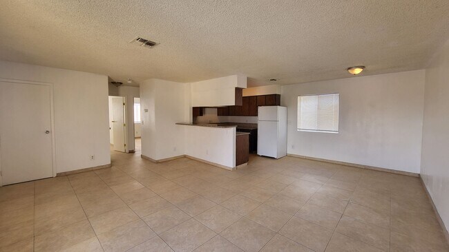 Foto del edificio - 3117 E Carey Ave