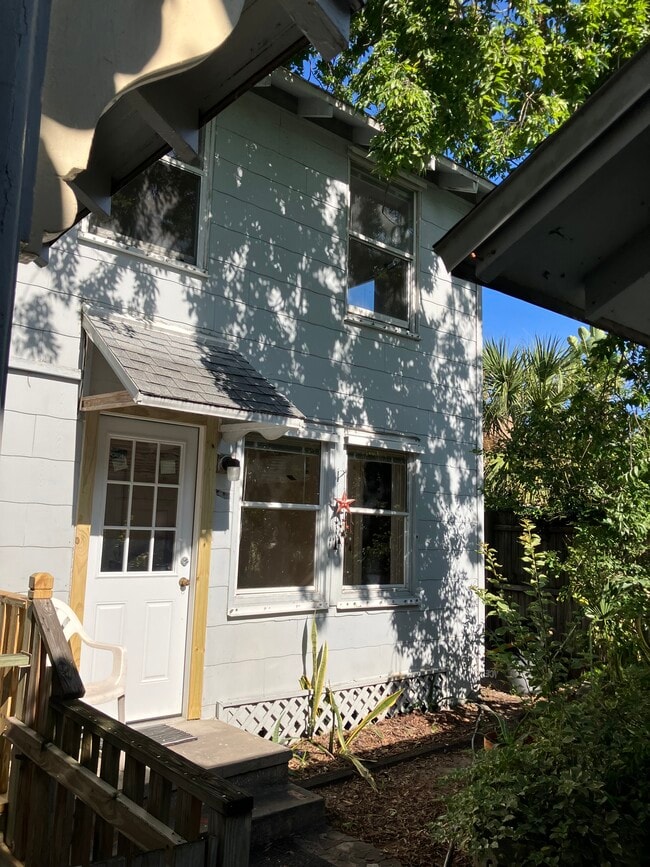 Building Photo - 203 Goodall Ave