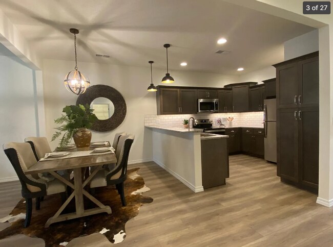 Foto del edificio - NEW LUXURY 2 BED 2 BATH 1 CAR GARAGE DUPLEX