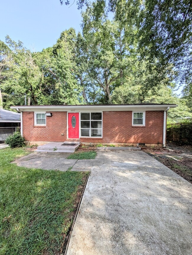 Building Photo - 2955 1st Ave SW