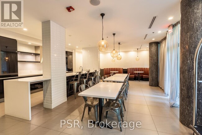Photo du bâtiment - 518-377 MADISON Ave
