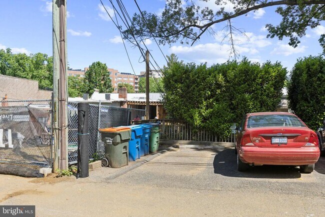 Building Photo - 2650 39th St NW