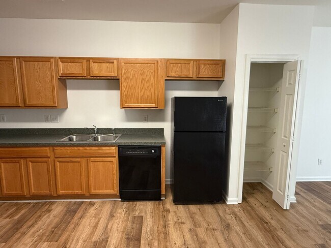 Foto del edificio - 7041 Somerset Springs Dr