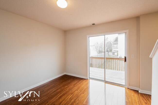 Foto del edificio - Prepare to fall in love with this 3 bedroo...