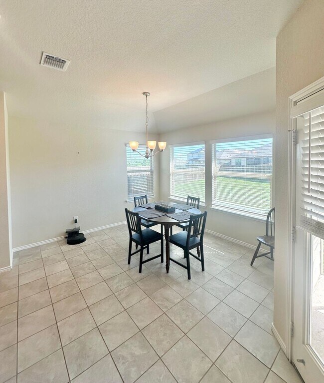 Foto del edificio - AVAILABLE MID MAY; APPLY TODAY ON OUR WEBSITE!!!