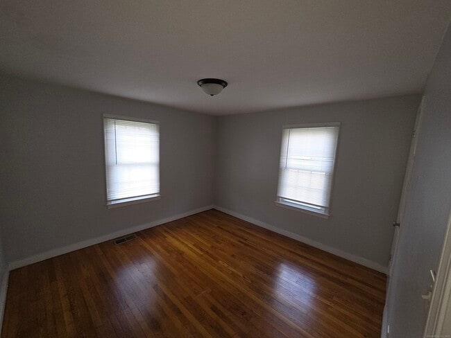 Foto del edificio - 89 Tracy Ave