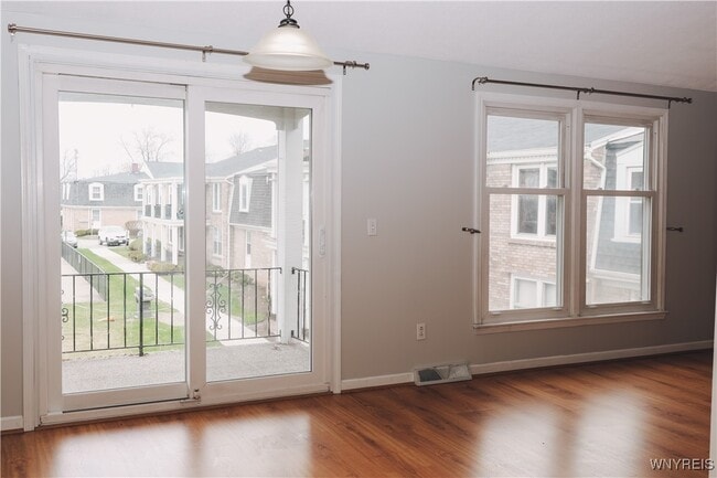 Building Photo - 69 Henel Ave