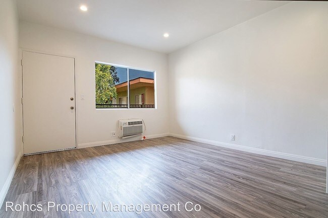 Foto del edificio - 15352 Vanowen St
