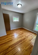 Building Photo - 457 Summit Ave