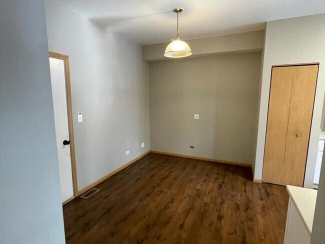 Foto del edificio - 458 Landmark Ave