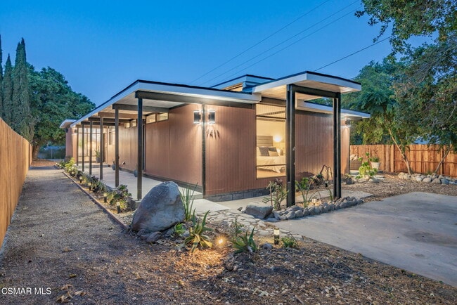 Building Photo - 1411 Ojai Rd