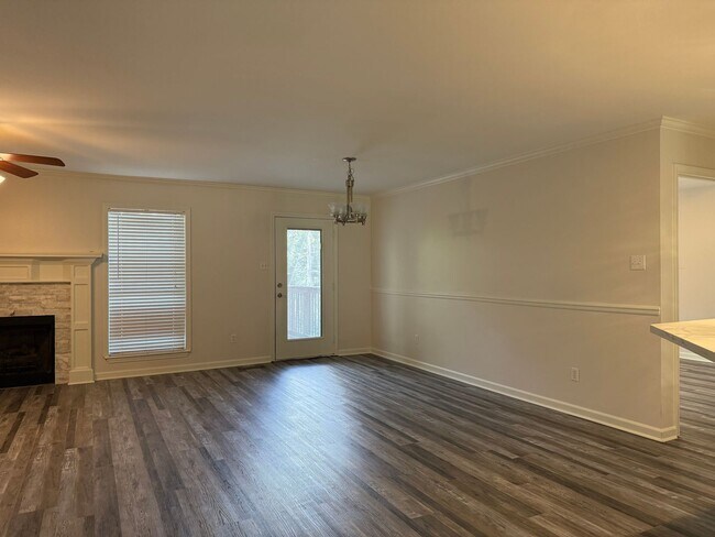 Foto del edificio - 6309 Countryside Dr