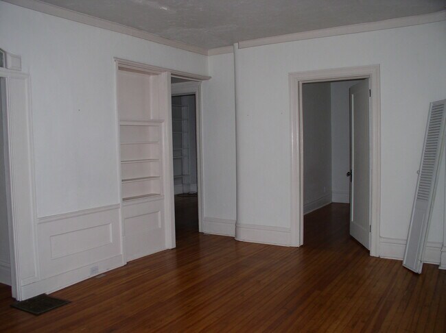 LR looking at BR doors - 1035 11th E Ave