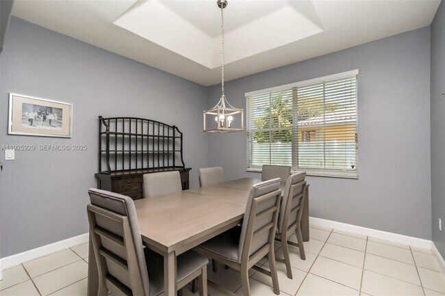 Foto del edificio - 3808 SW 165th Terrace