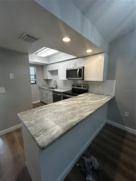 Foto del edificio - 4089 Lake Forest Dr