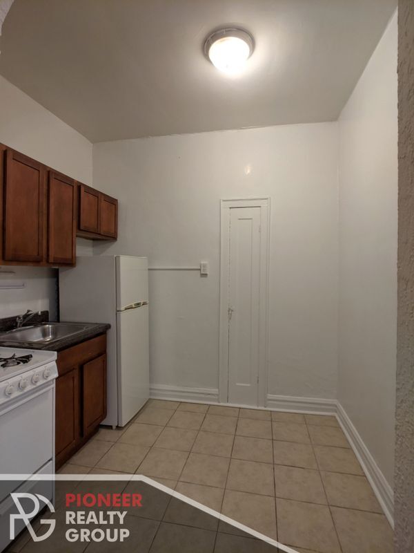 Foto del edificio - 4829 N Damen Ave