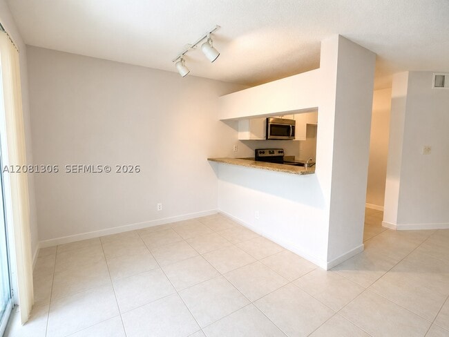 Building Photo - 9509 SW 138th Pl