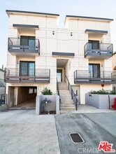 Building Photo - 14822 Magnolia Blvd