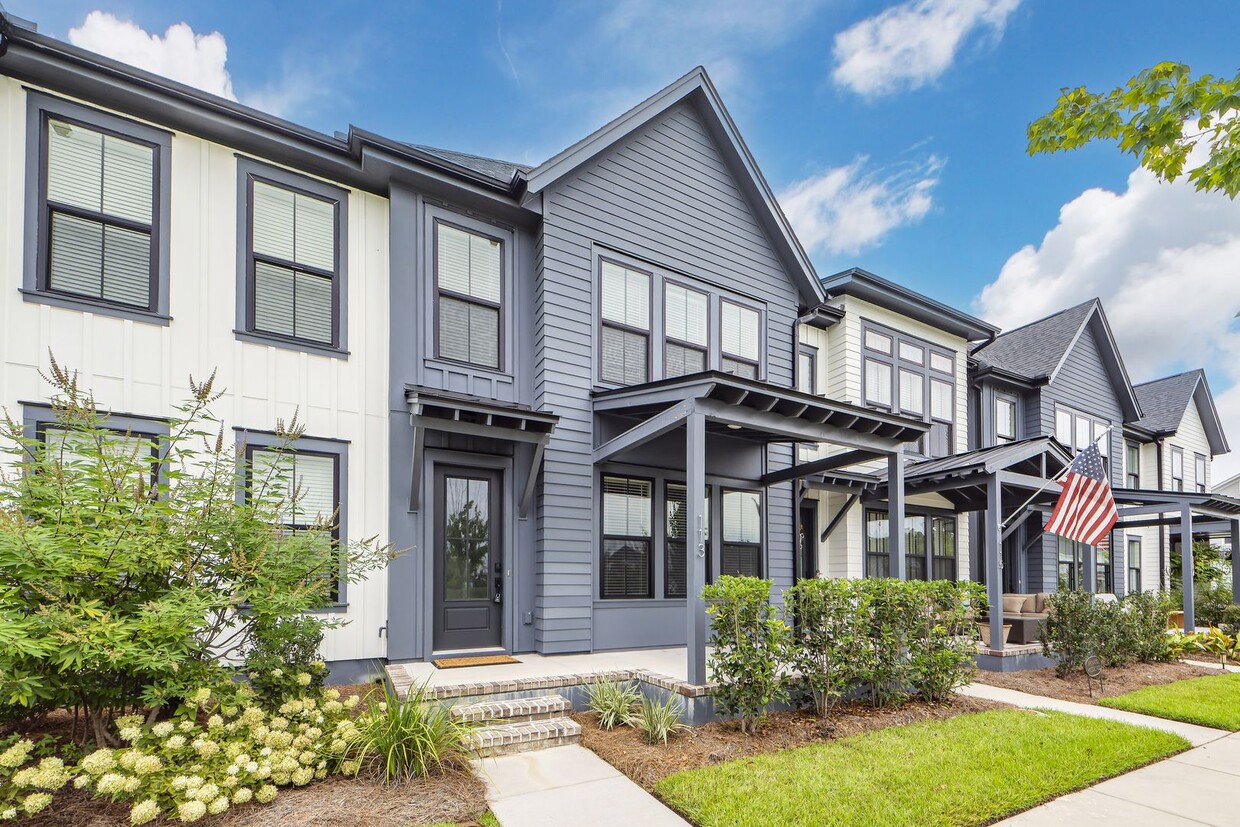 Primary Photo - 3 Bedroom 2.5 Bath Single Family Home in N...