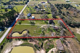 Building Photo - 6250 N Mallard Dr