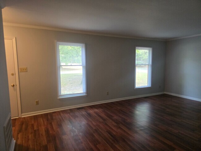 Foto del edificio - 2214 Daley Rd