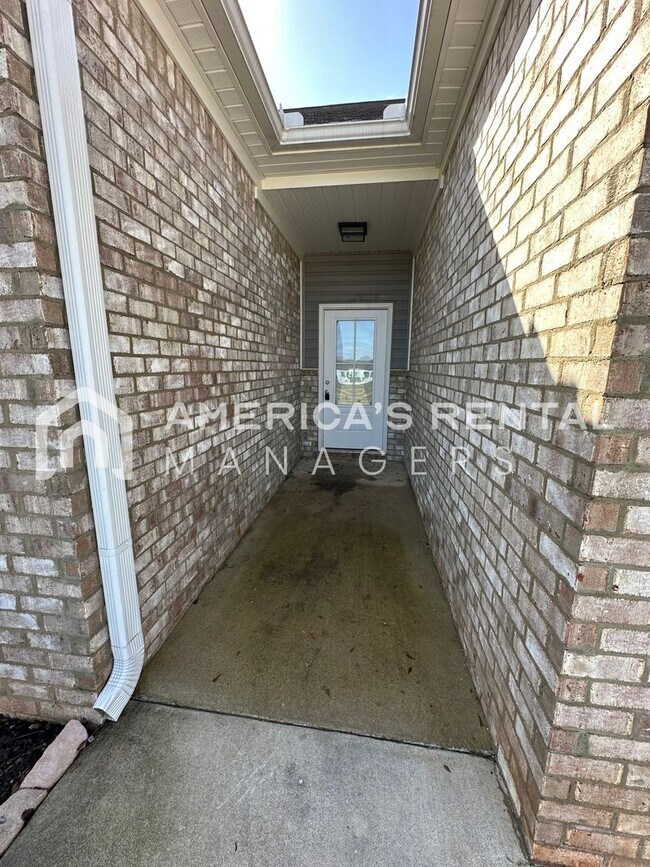 Building Photo - Home for Rent in Eastaboga, AL! AVAILABLE ...