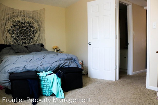 Building Photo - 1 br, 1 bath Apartment - 906 Osage St.