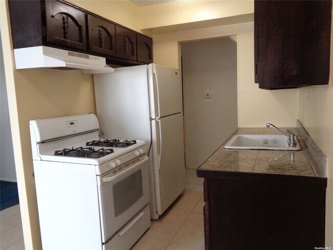 Foto del edificio - 137-17-137157 157th St
