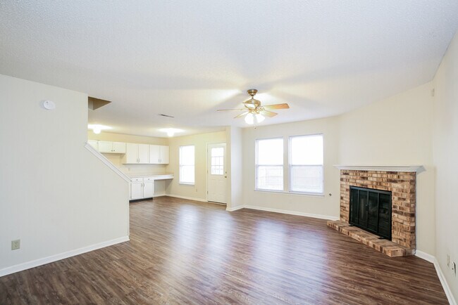 Foto del edificio - 10740 Glenayr Dr