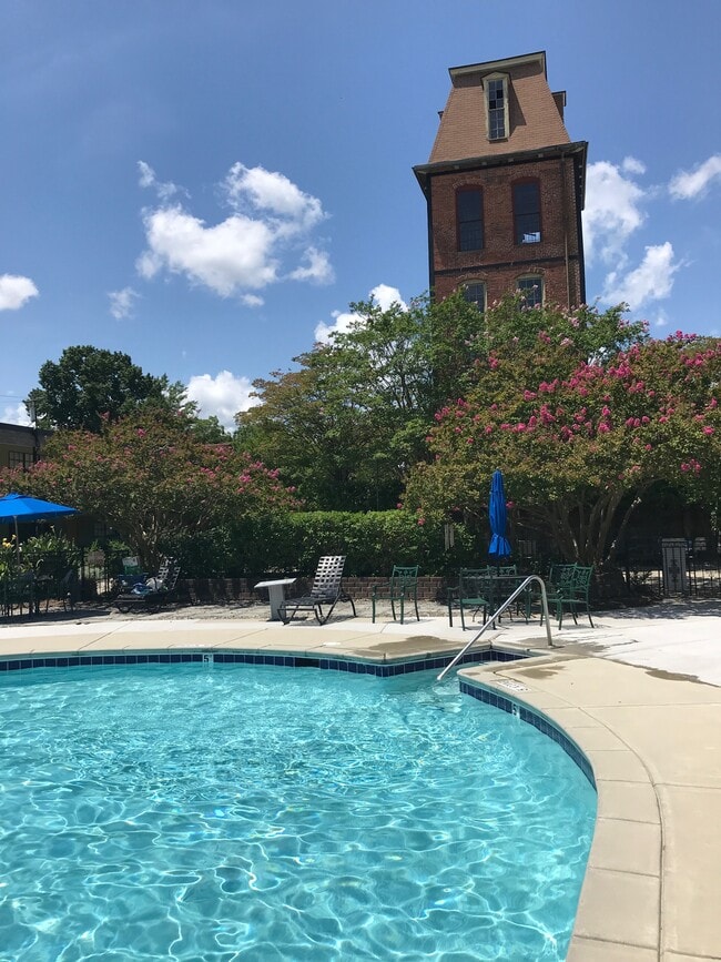 Building Photo - 807 West Trinity Avenue