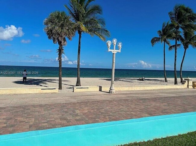 Foto del edificio - 3400 N Surf Rd