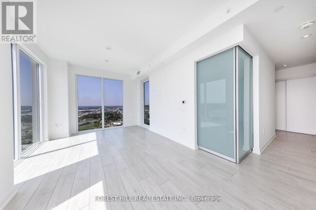 Building Photo - 39 Mary St