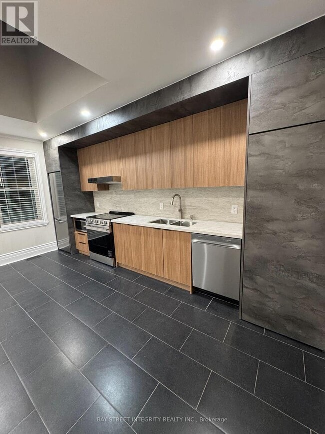 Photo du bâtiment - 244 King Edward Ave