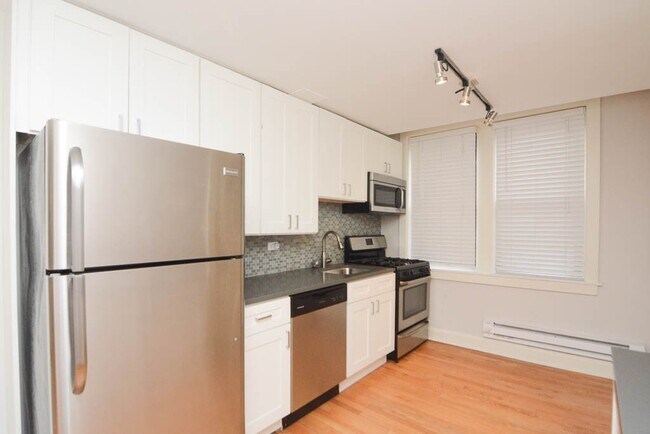 Foto del edificio - 2328 N Rockwell St