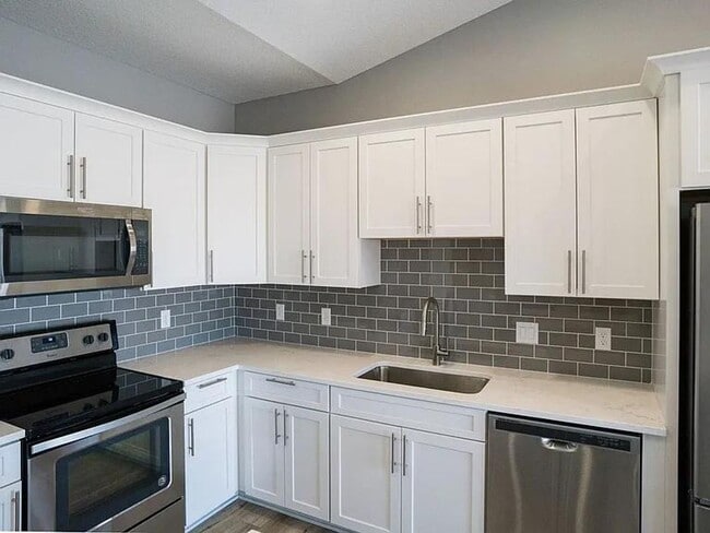Foto del edificio - 615 SE Tallgrass Ln