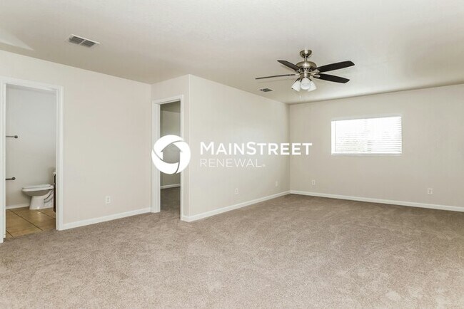 Building Photo - 4 Bedroom Pet-Friendly Home in Schertz, TX with Main Street Renewal